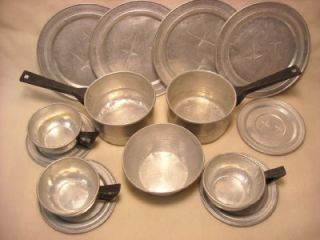 14 Vtg Toy Tin Dishes Matching Metal Pots Pans Plates Cups Saucers Kitchen Set