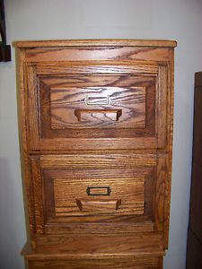 2 Drawer Wood File Cabinet Oak Used in Great Condition 3 Available