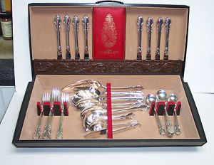 1847 Rogers Brothers Silverplate Reflection Flatware Silverware Set of 48 Pieces