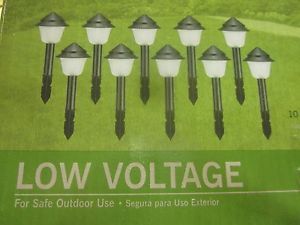 10 Piece Hampton Bay Low Voltage Landscape Lighting Kit