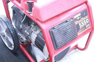 Briggs and Stratton Wheelhouse 5550W Heavy Duty Portable Generator Model 01646