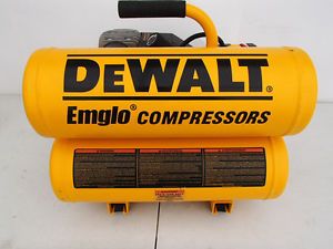 BI28 Dewalt D55153 4 Gal Portable Electric Air Compressor Needs Bolts