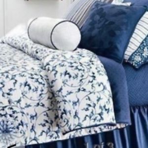 New Ralph Lauren Chaps Camellia Queen Comforter w Defect Blue White Floral
