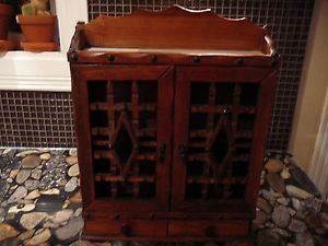 Vintage Wood Spice Rack Mini Perfume Display Cabinet Wood Lattice Doors