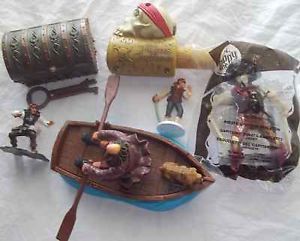 Disney Pirates Caribbean Skeleton Boat Treasure Chest Pintel Prison Dog Toy Lot