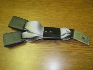 04 08 Ford F 150 Super Cab Gray Center Rear Seat Belt Buckle