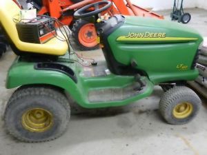 John Deere Lawn Tractor LT160