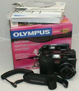 Olympus Camedia C 3040ZOOM 3 3MP Black Digital Camera with Box C 3040