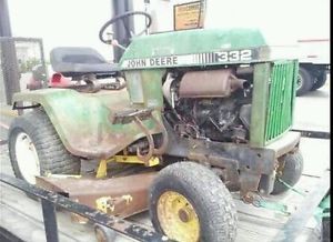 John Deere 332 Lawn Tractor
