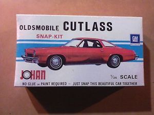 Vintage Jo Han GM Oldsmobile Cutlass Snap Kit Model Car Kit