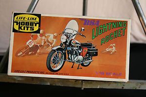 BSA Lightning Rocket Motorcycle 1 16 Scale Plastic Model Kit