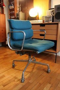 Herman Miller Eames Blue Soft Pad Aluminum Group Chair Tilt Swivel