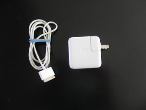 Original Apple iPod A1070 Power Adapter Firewire AC Wall Charger and Cord