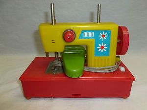 Vtg Old Retro 60s Childs Kids Battery Operated Plastic Toy Sewing Machine