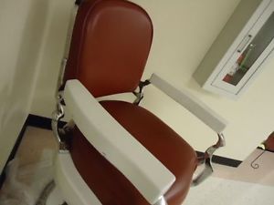 1911 Koken Barber Chair Vintage Antique Very Good Condition with Headrest