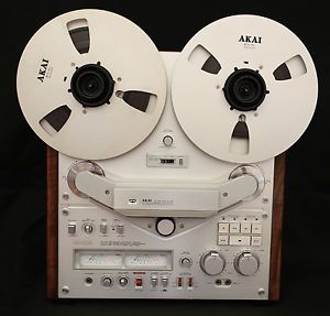 Akai GX 646 NR Mint Reel to Reel Tape Recorder with 10" Akai Hubs and Reels