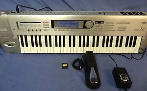 Korg Triton LE61 Le 61 Keyboard Workstation Synthesizer w AC Power Adapter 8MB S
