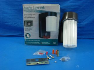 Intelectron Security Light w Motion Detector BC8300B Power Outage Protection