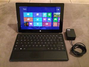 Microsoft Surface Windows RT 32GB Tablet PC Model 1516 Touch Screen Touch Cover