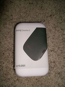 New Factory SEALED Box Cricket HTC Desire C 4GB Black Smartphone w Charger USB