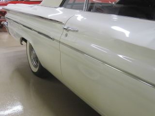 1960 Pontiac Bonneville Convertible 389 with Tri Power in White with White Top